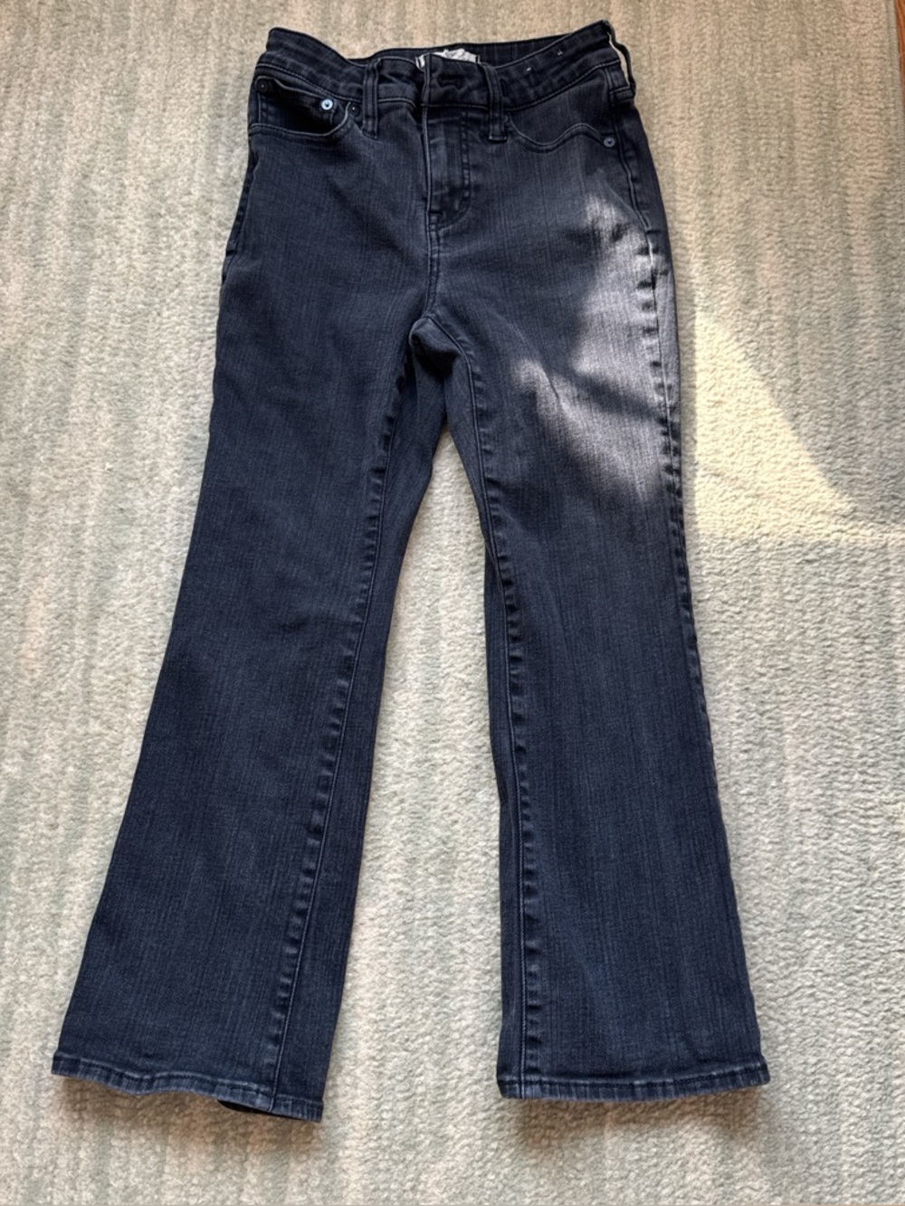 Madewell black mid rise curvy kick out crop jeans